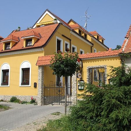 U Svateho Urbana Hotel Mikulov Exterior foto