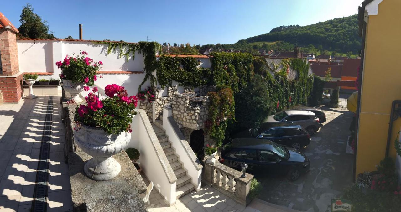 U Svateho Urbana Hotel Mikulov Exterior foto