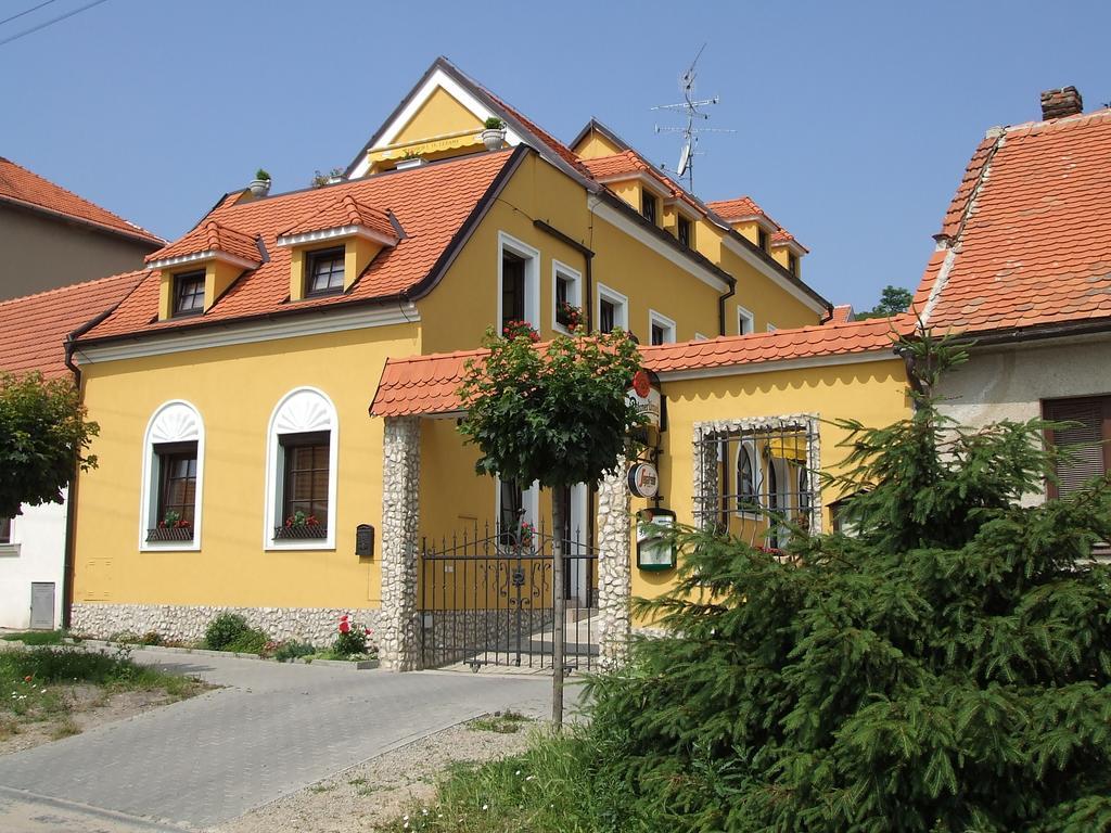 U Svateho Urbana Hotel Mikulov Exterior foto